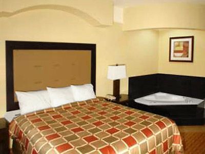 Super 8 By Wyndham Hidalgo/Mcallen Area Exteriör bild